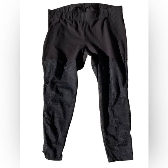 Torrid Wm’s Sz 3X Black Camo Lace Mesh Fishnet Signature Waist Flocked Leggings - Picture 1 of 5